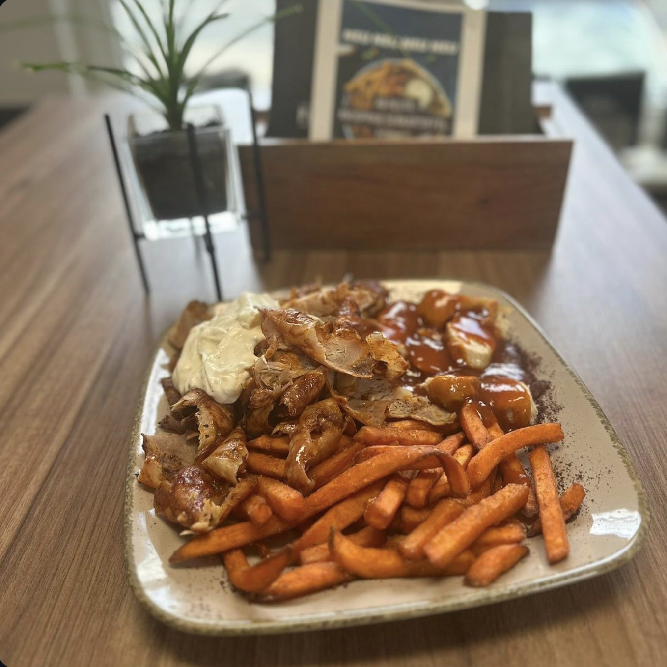 Taxiteller mit Süßkartoffelpommes Nr. 17